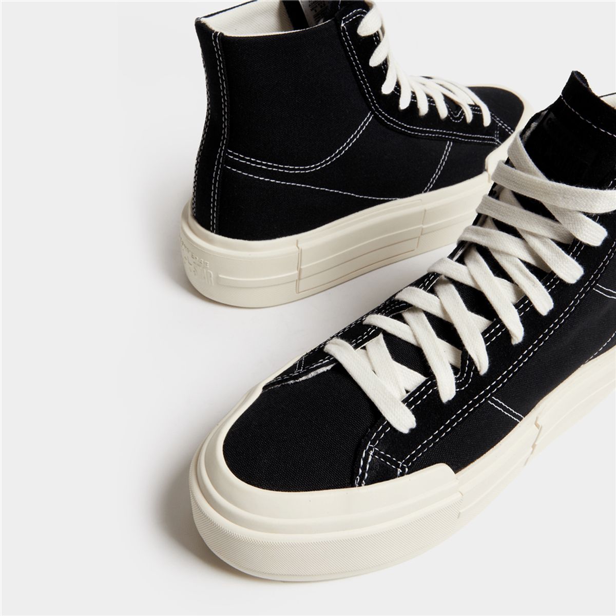 Converse Women's CTAS Cruise Hi Black/White Sneaker